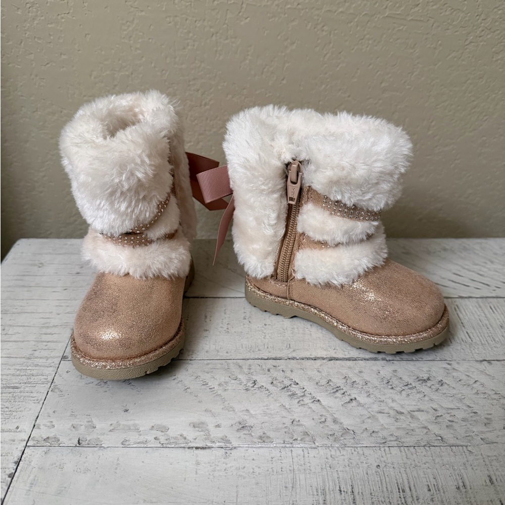 Seychelles Kids Boots in Pink and White